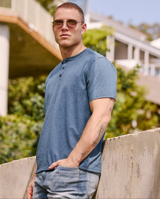 Flag & Antem ESSENTIAL STRETCH COMFORT HENLEY