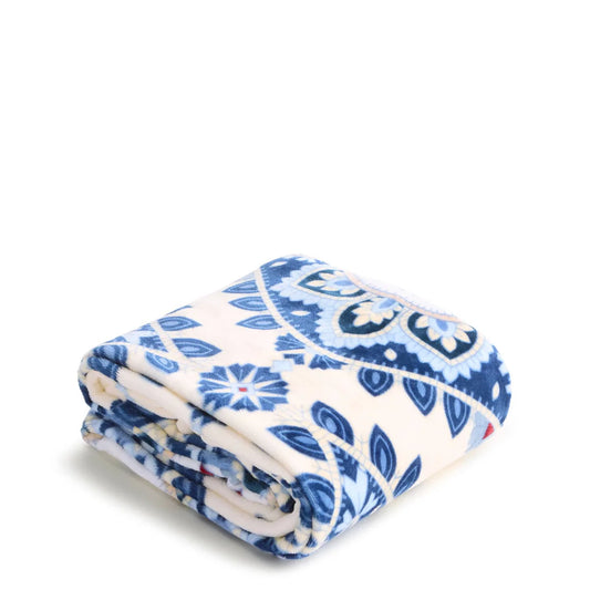 Vera Bradley Plush Throw Blanket Cambridge Blues in Fleece