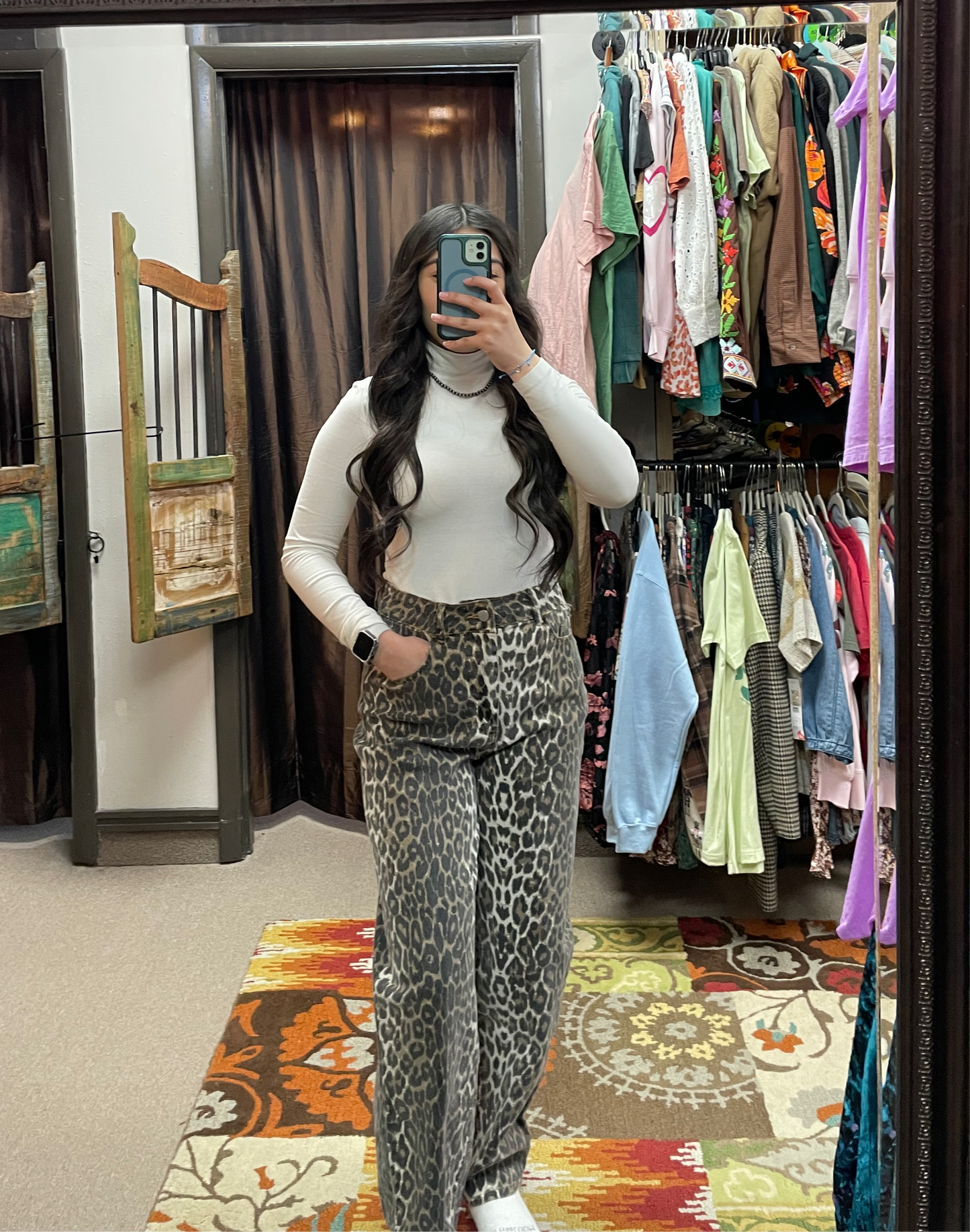 Leo Garment Washed Mid Rise Loose Jeans