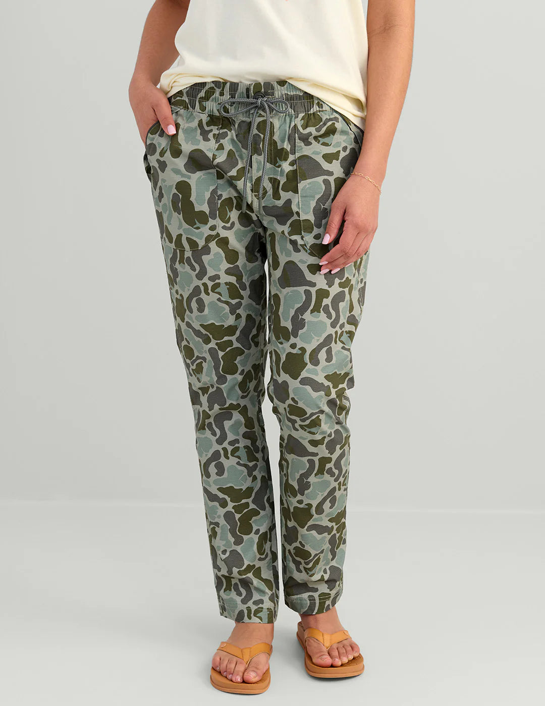 Huk WOMENS CRUISER PANT in KC Volcanic Ash Camo
