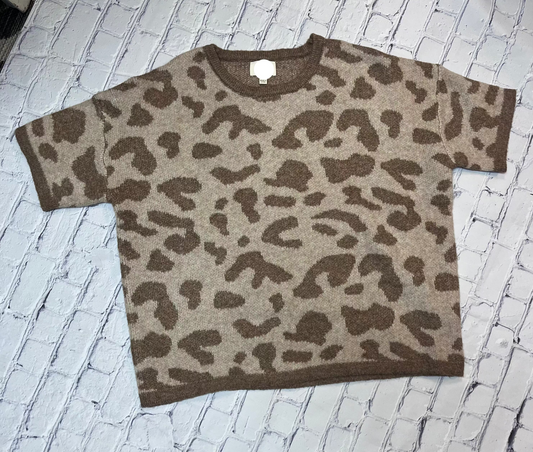 Leopard Printed Short Sleeved Sweater