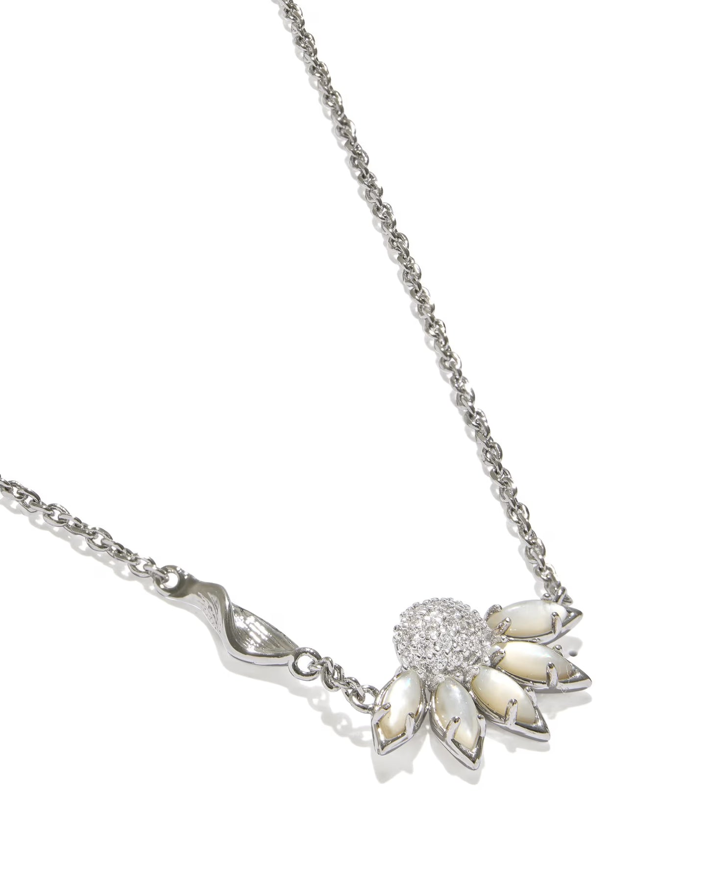 Kendra Scott Anya Flower Silver Short Pendant Necklace