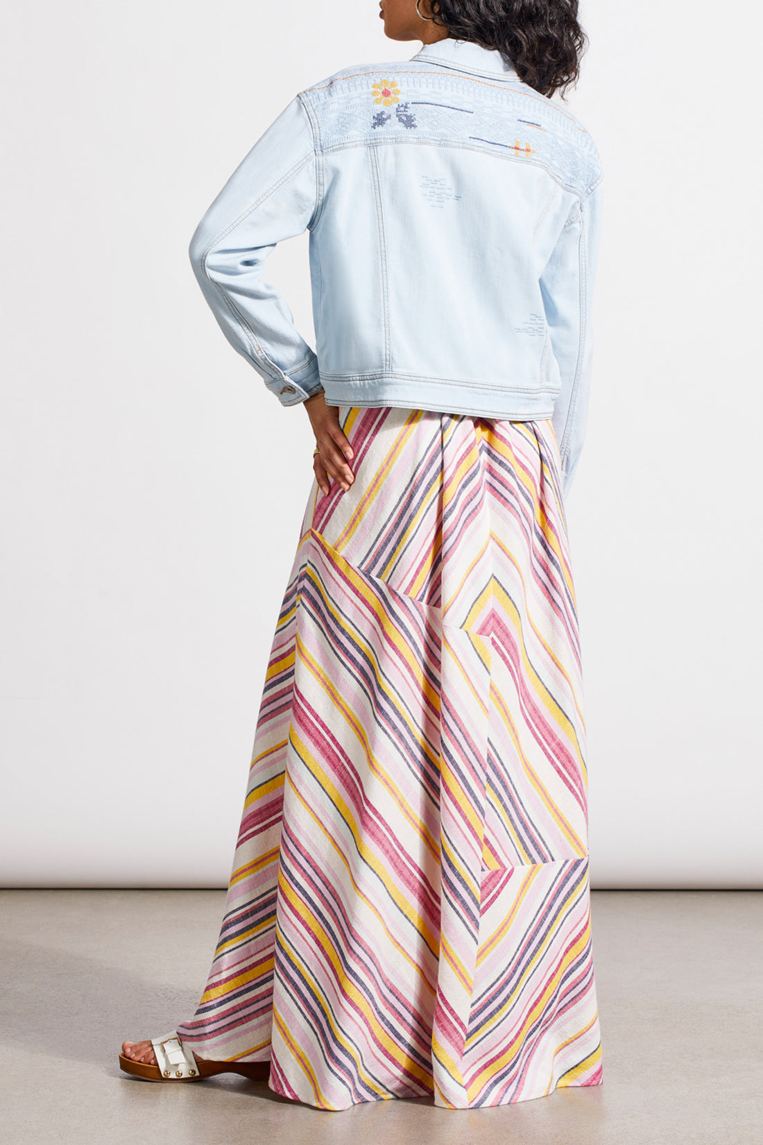 TRIBAL EMBROIDERED CLASSIC DENIM JACKET