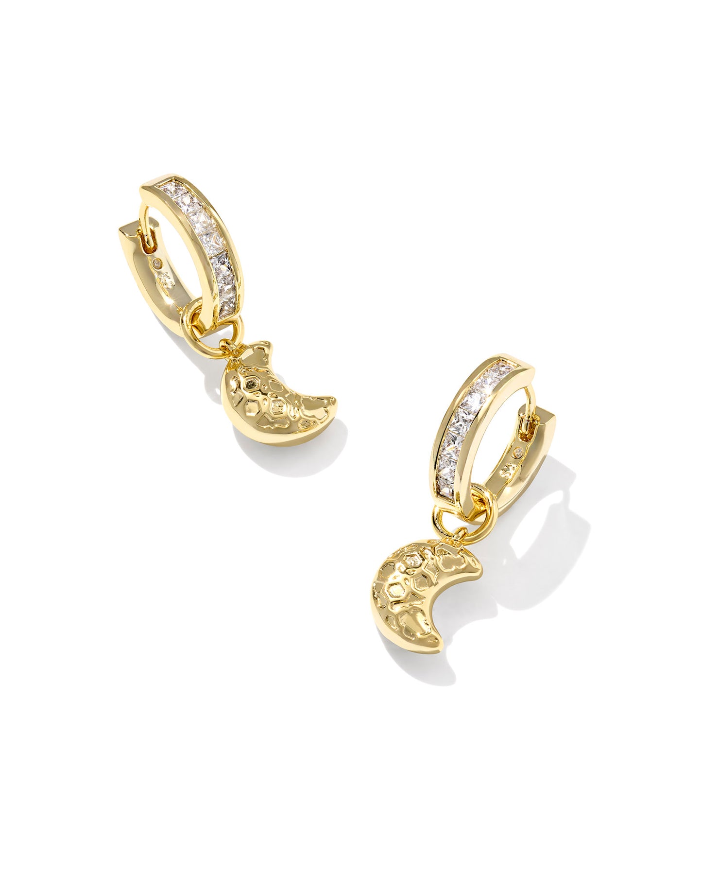 Kendra Scott MOON HUGGIE EARRINGS GOLD WHITE MIX