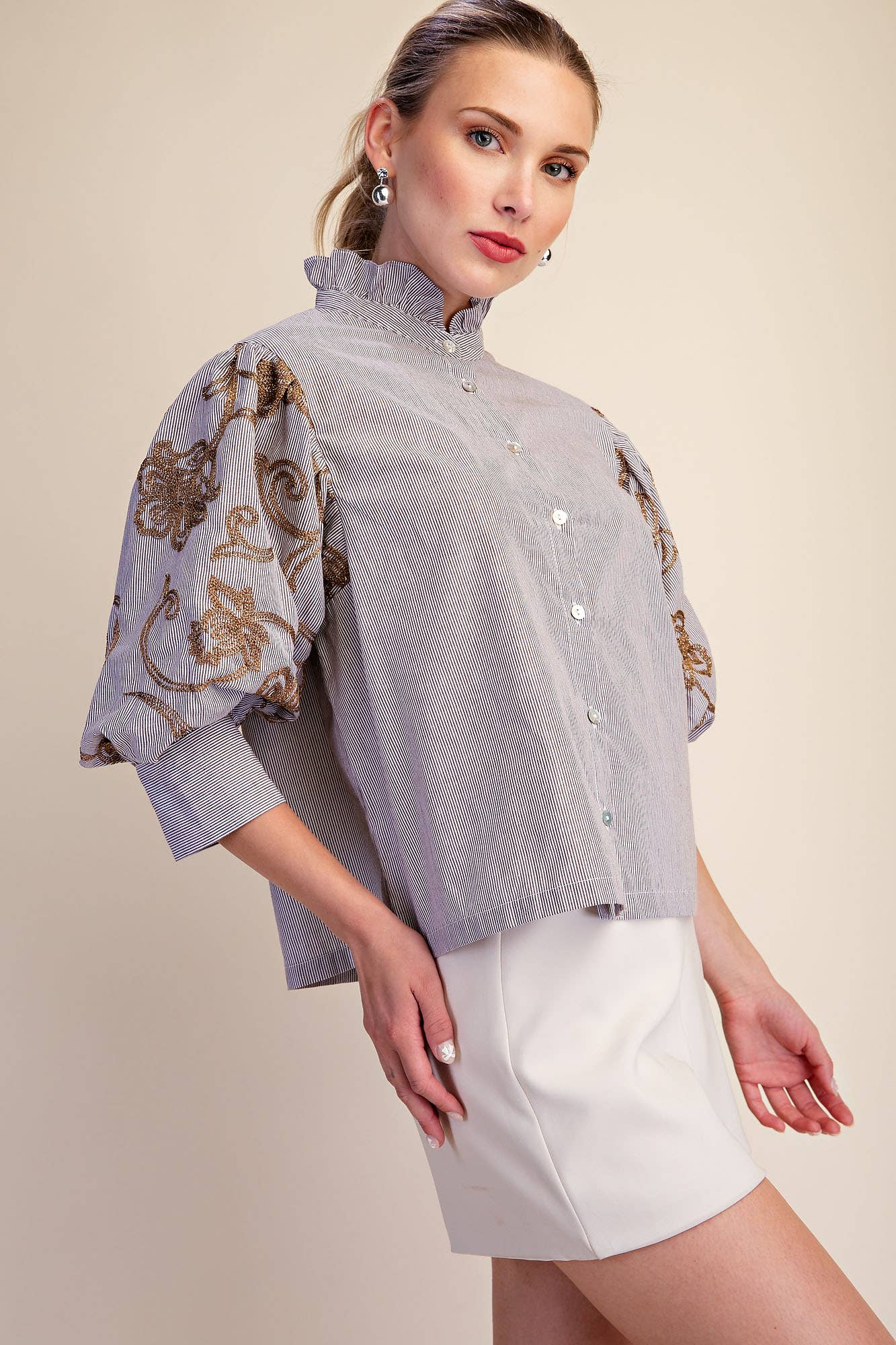 Ruffle Neck Embroidery Puff Sleeve Blouse