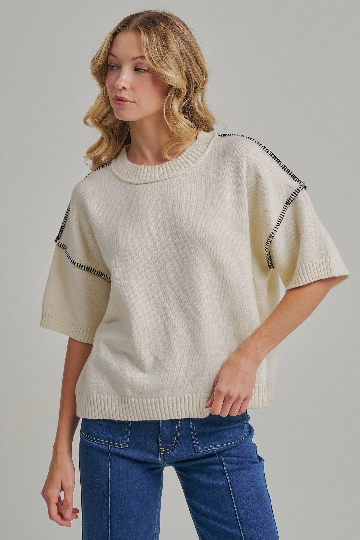 RELAXED FIT SWEATER TOP WITH STITCH DETAIL
