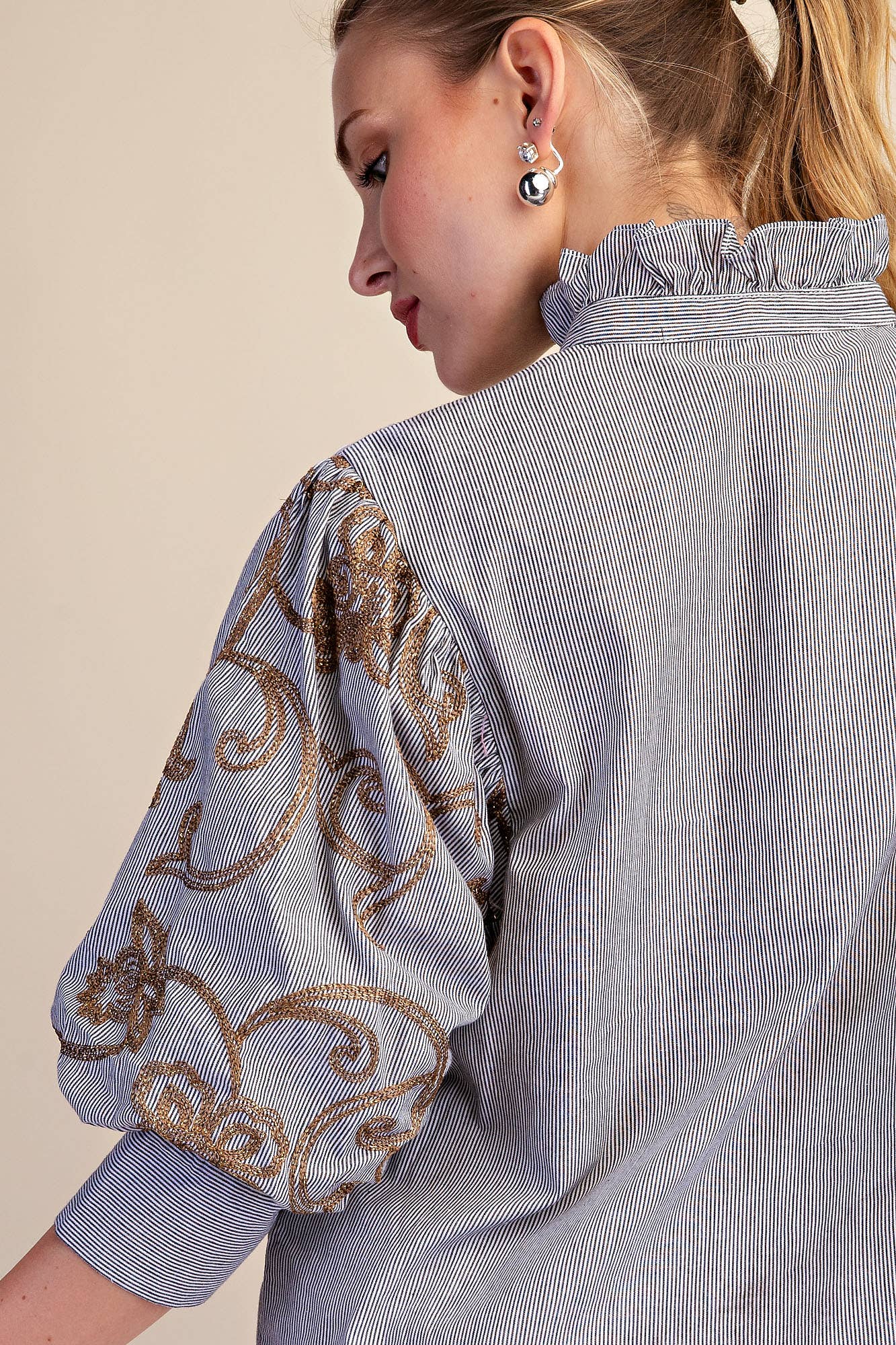 Ruffle Neck Embroidery Puff Sleeve Blouse