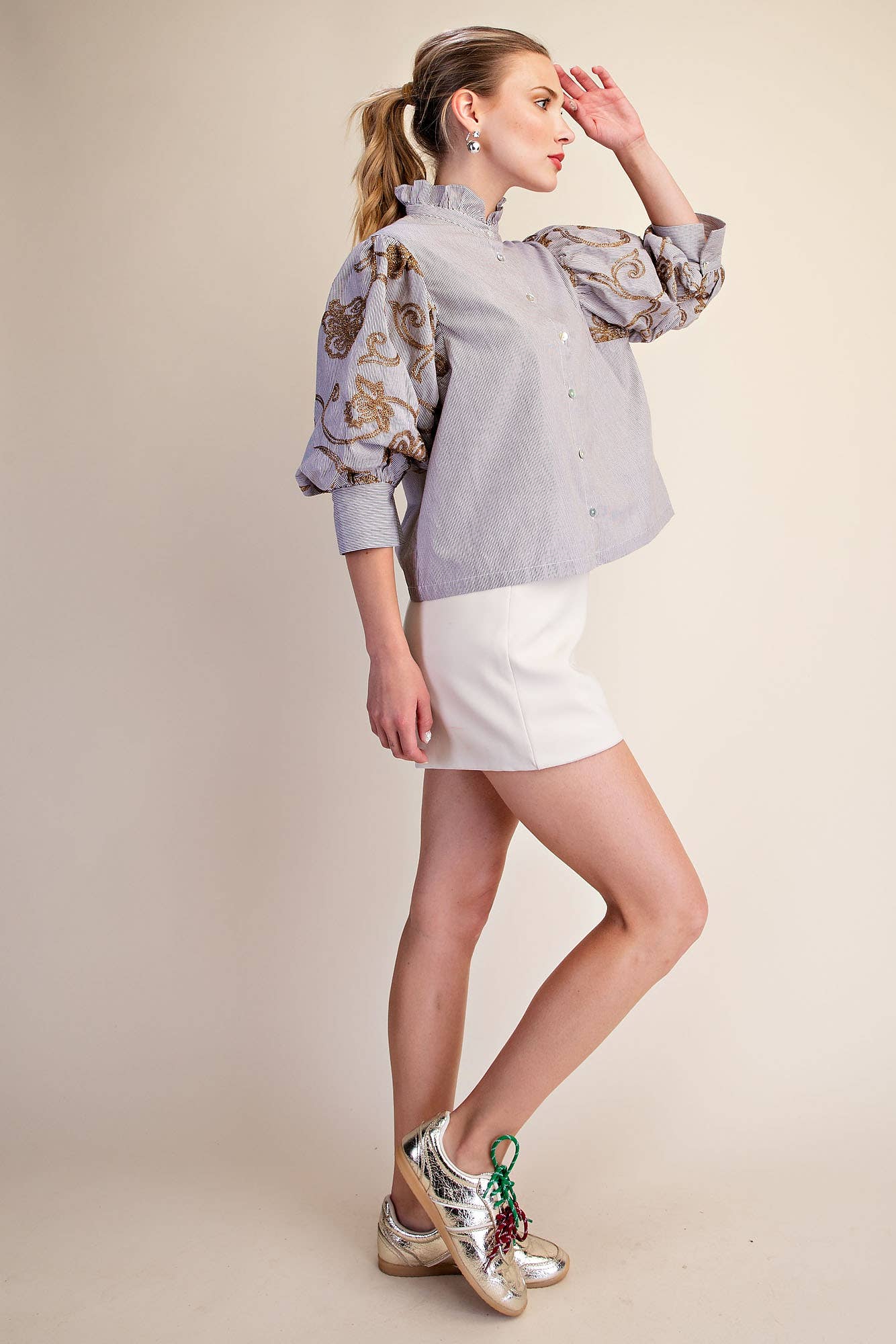 Ruffle Neck Embroidery Puff Sleeve Blouse