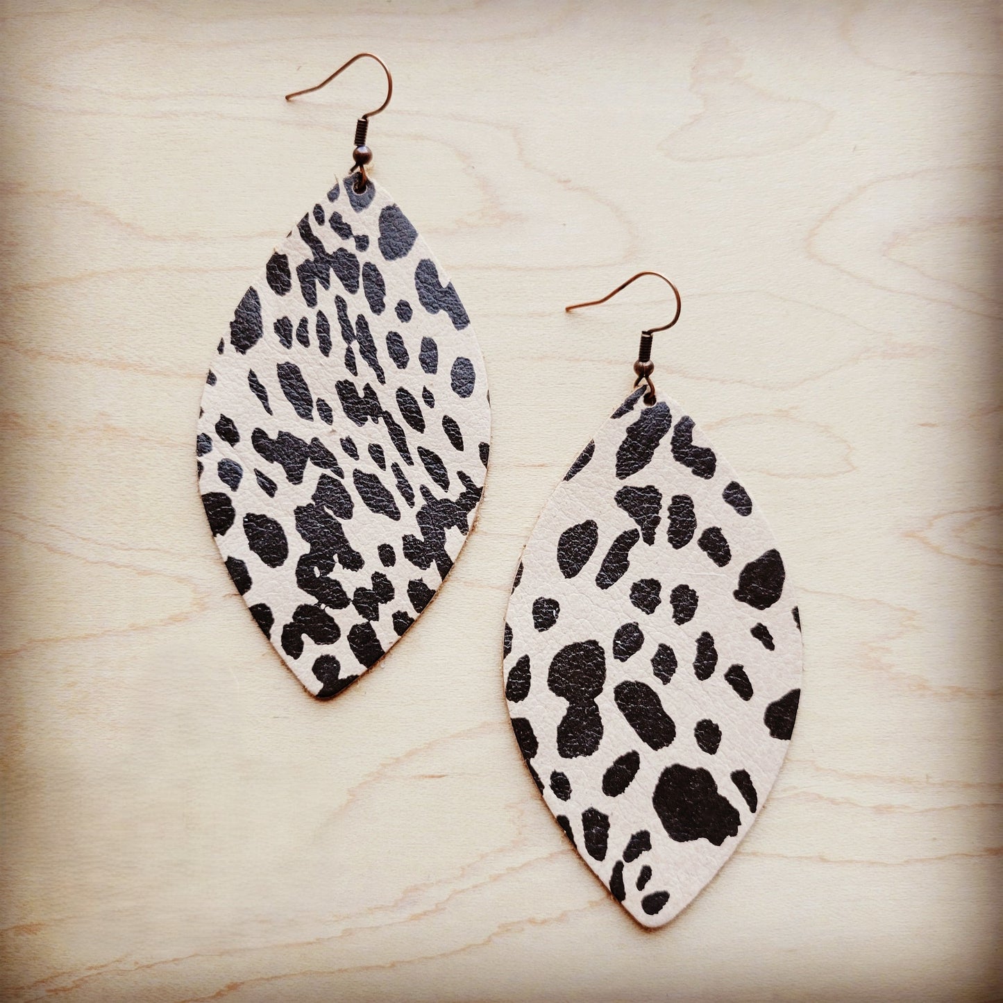 **Leather Oval Earring-Cheetah Suede 209y