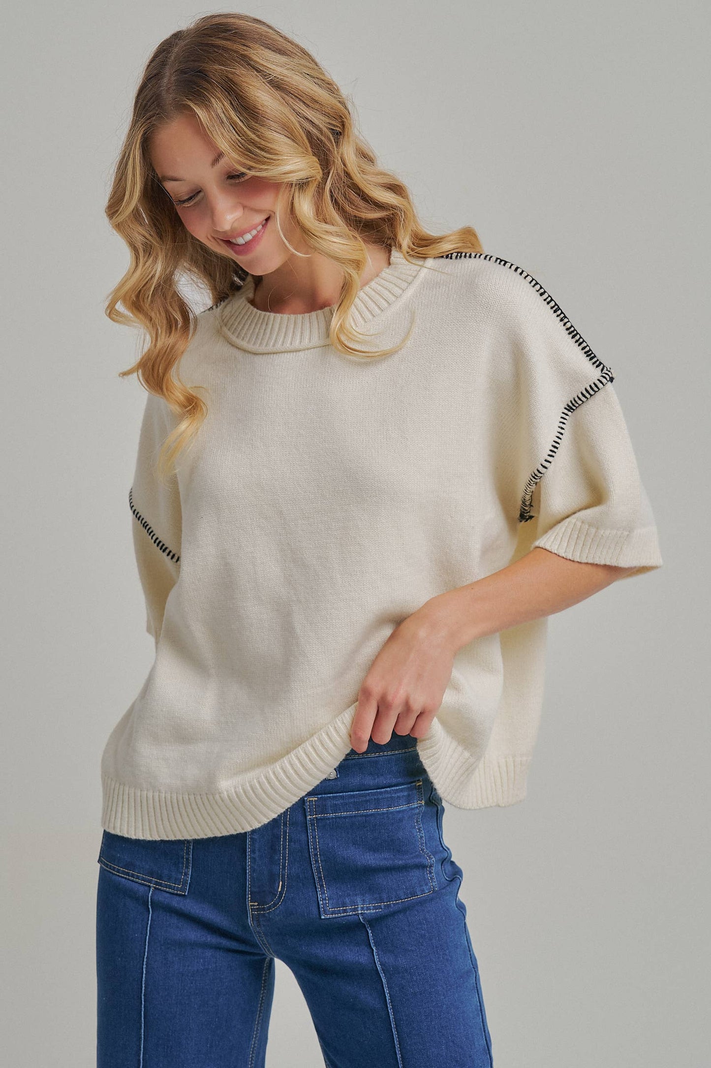 RELAXED FIT SWEATER TOP WITH STITCH DETAIL
