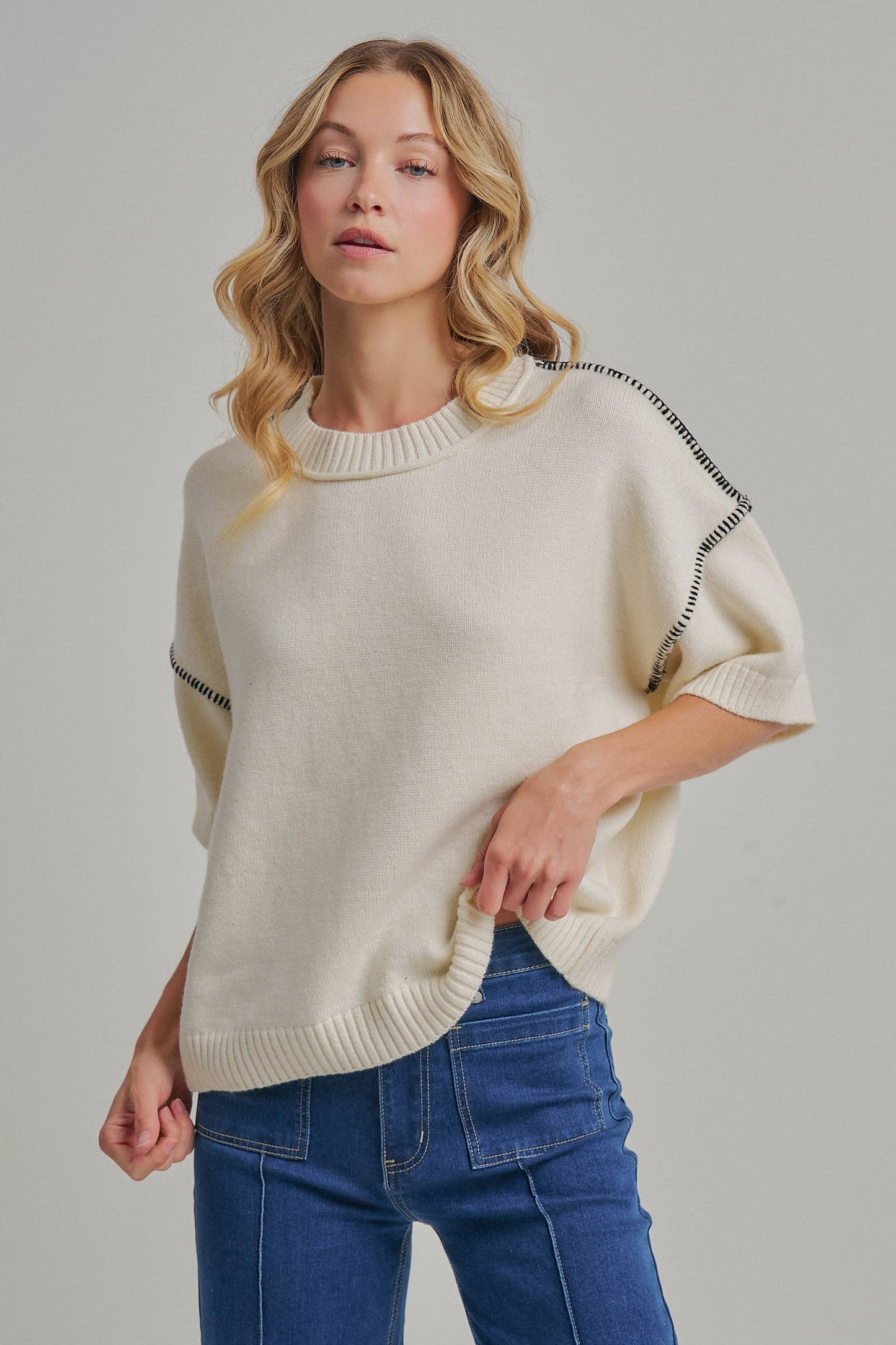 RELAXED FIT SWEATER TOP WITH STITCH DETAIL