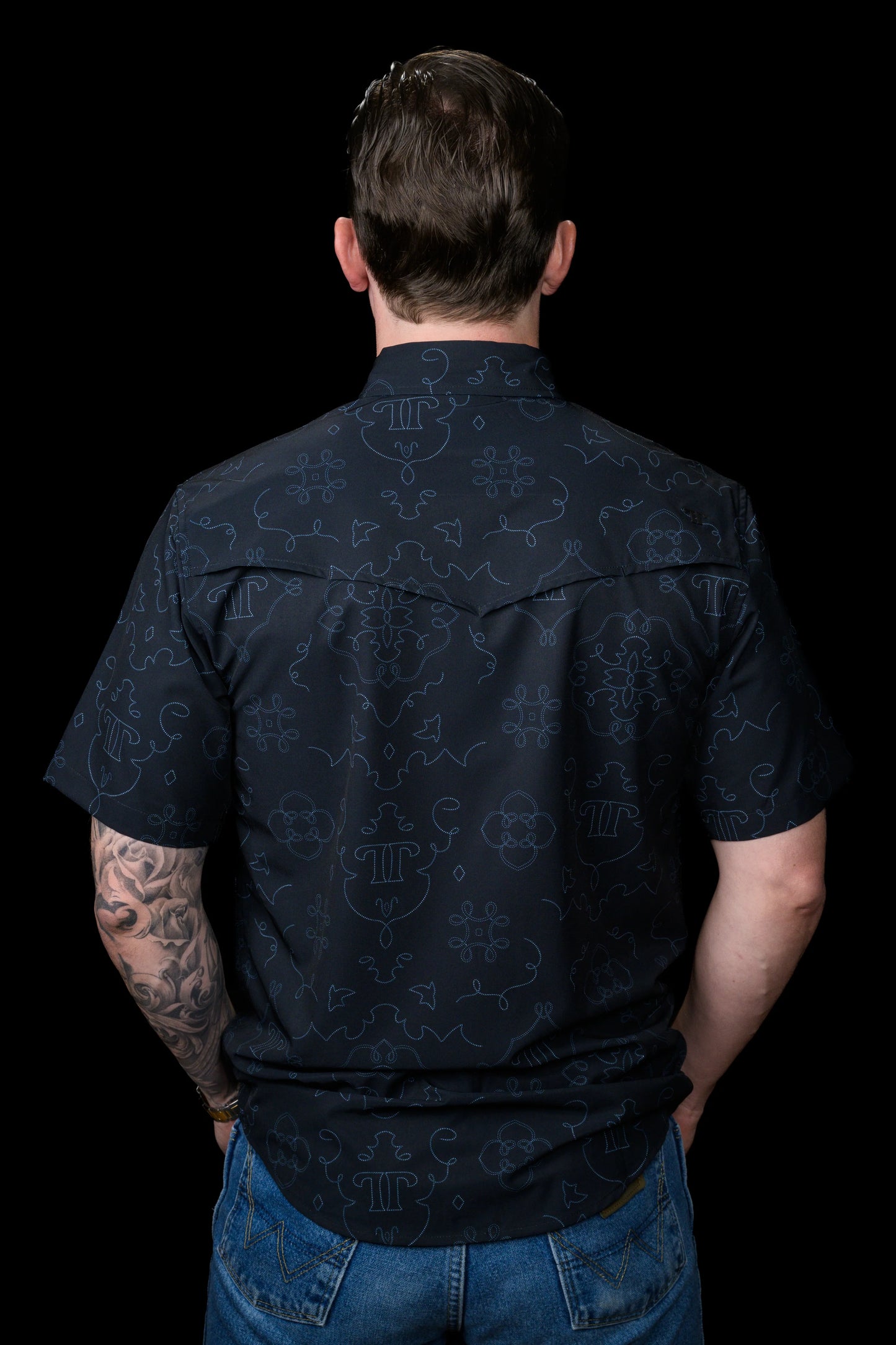 Ferrell Brand THE CARSON IN BLACK SHORT SLEEVE SNAP