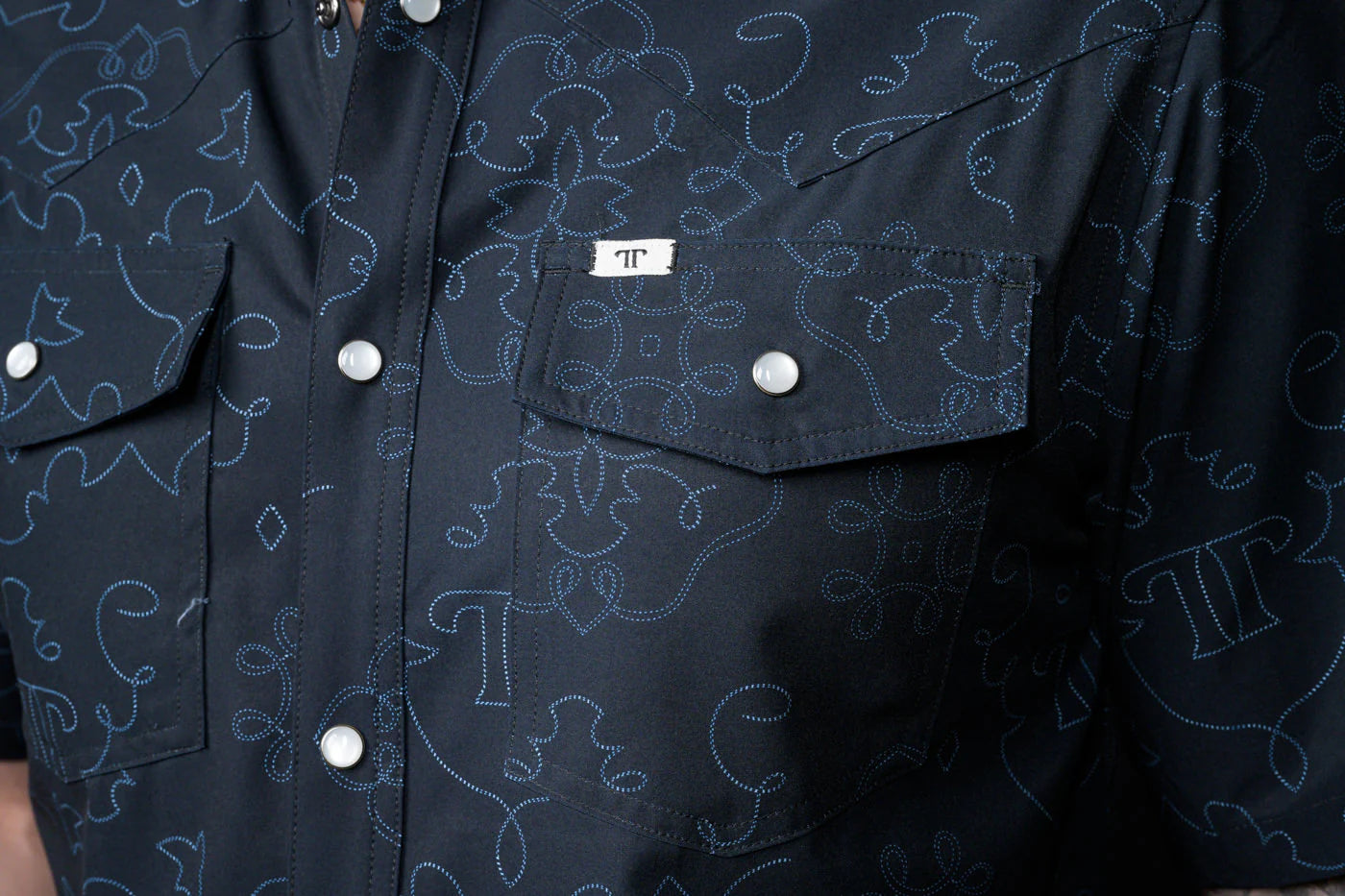 Ferrell Brand THE CARSON IN BLACK SHORT SLEEVE SNAP