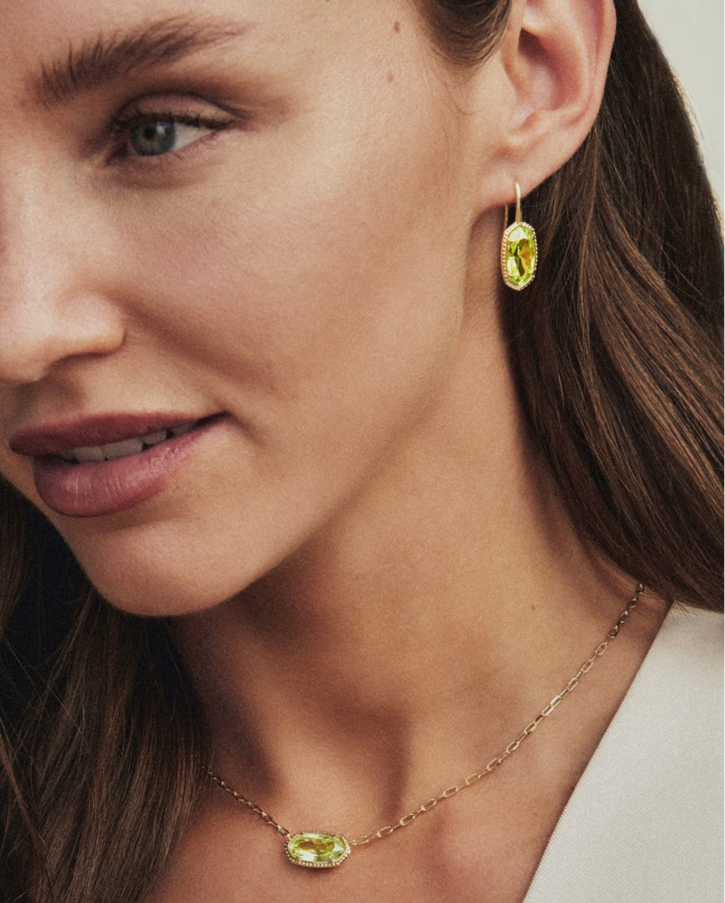 Kendra Scott ELISA LUXE SHORT PENDANT NECKLACE GOLD LIGHT GREEN CZ