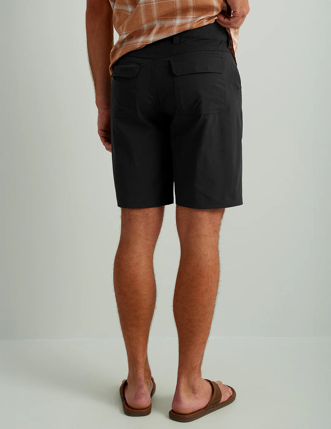 Huk NEXT LEVEL 10.5-INCH SHORT in Black