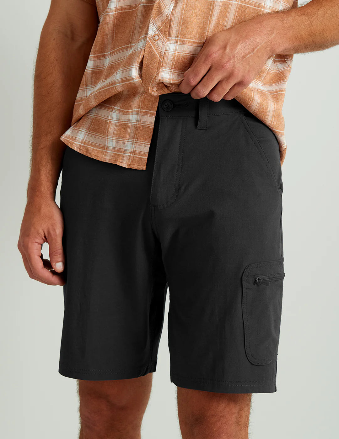 Huk NEXT LEVEL 10.5-INCH SHORT in Black
