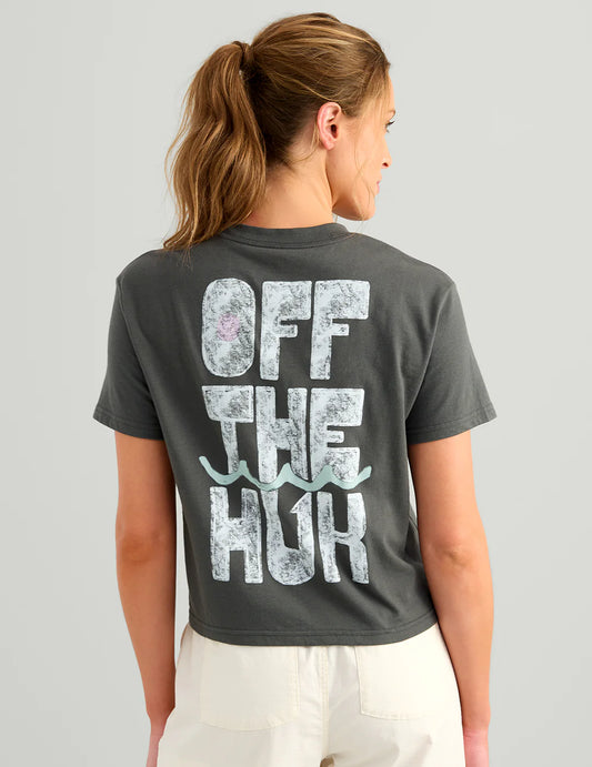 Huk WOMENS OFF HUK POCKET TEE in Dark Shadoiw