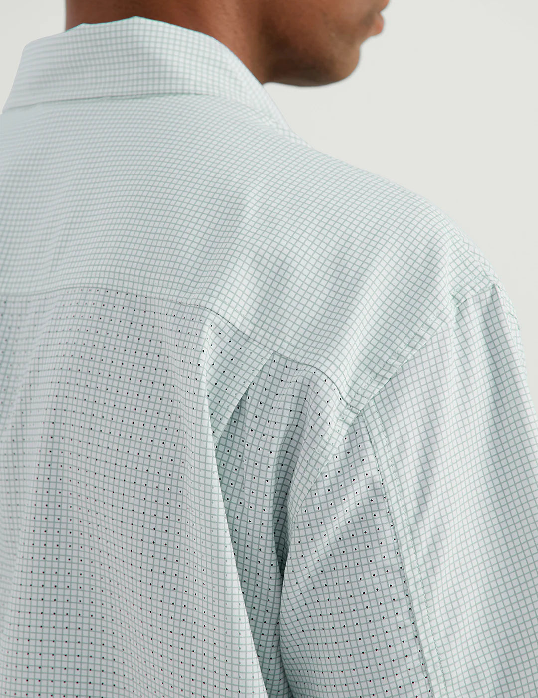 Huk TIDE POINT SHORT SLEEVE BUTTON-DOWN in Heron Blue Mini Check