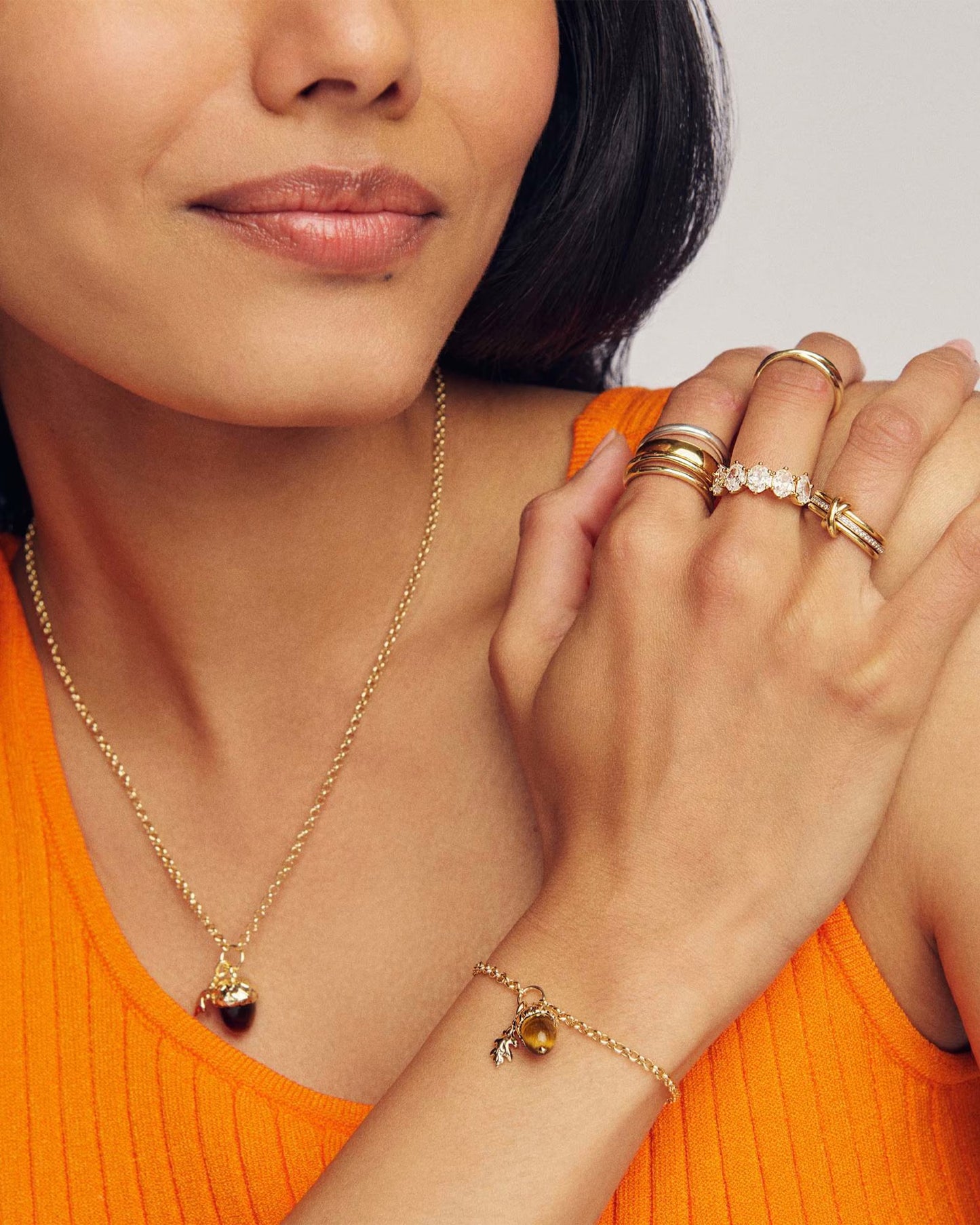 Kendra Scott Acorn Gold Short Pendant Necklace