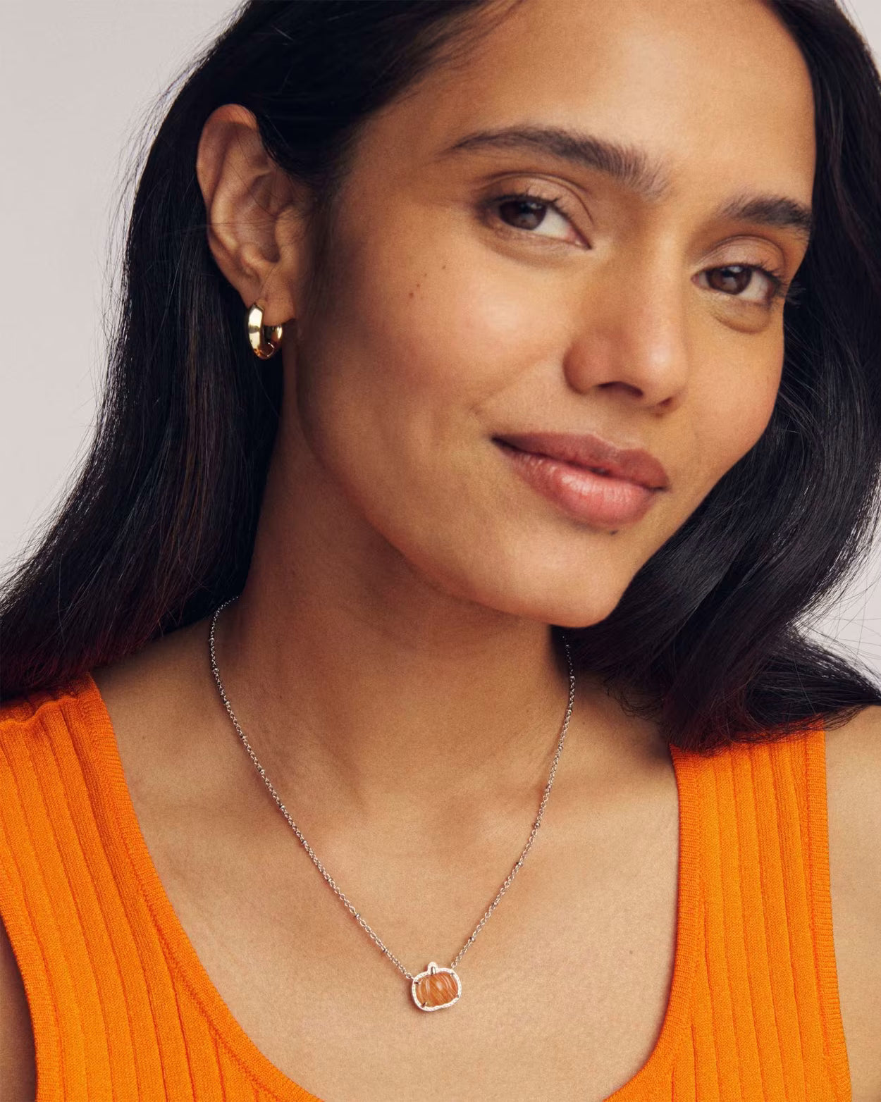 Kendra Scott Pumpkin Silver Short Pendant Necklace