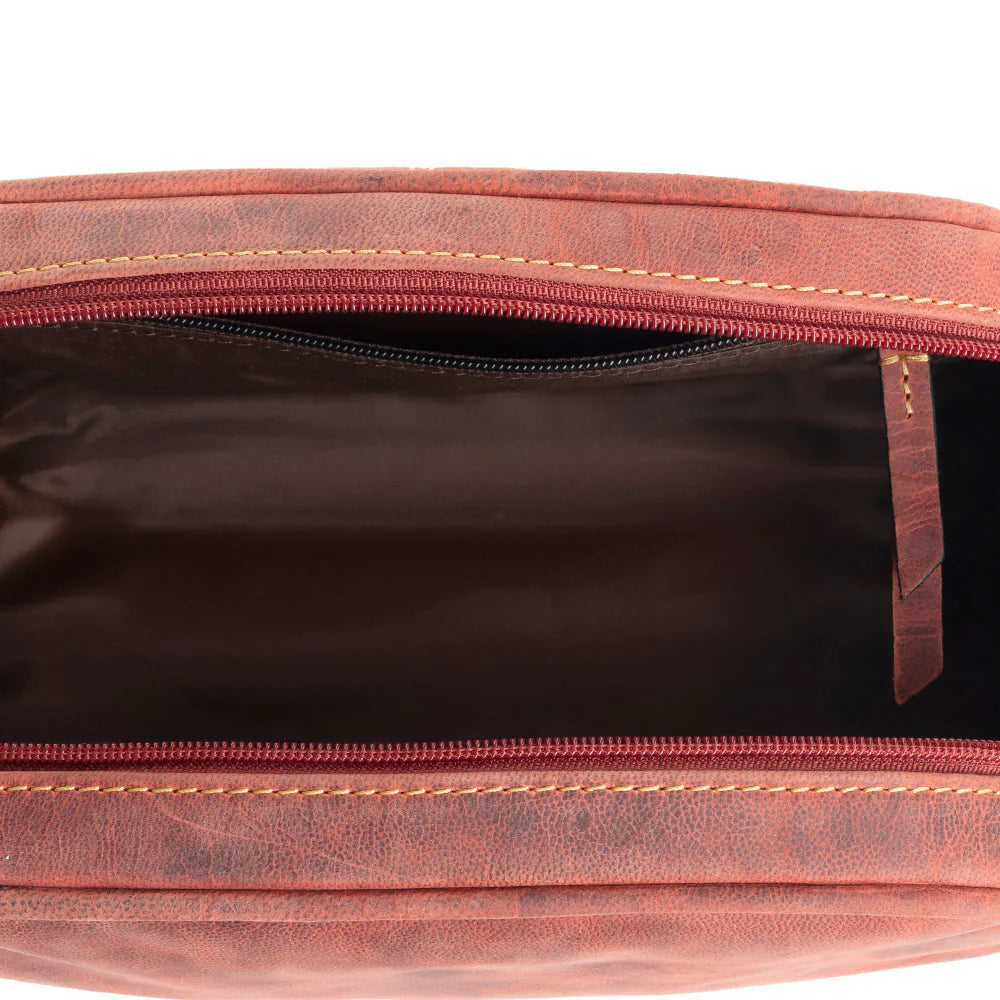 Eagle's Talon Toiletries Bag In Smoky Rust