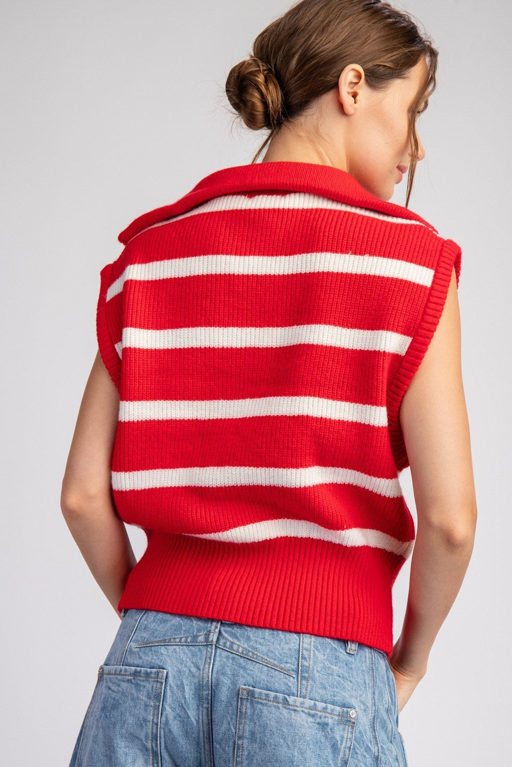 School Spirit STRIPED SLEEVELESS SWEATER PULLOVER