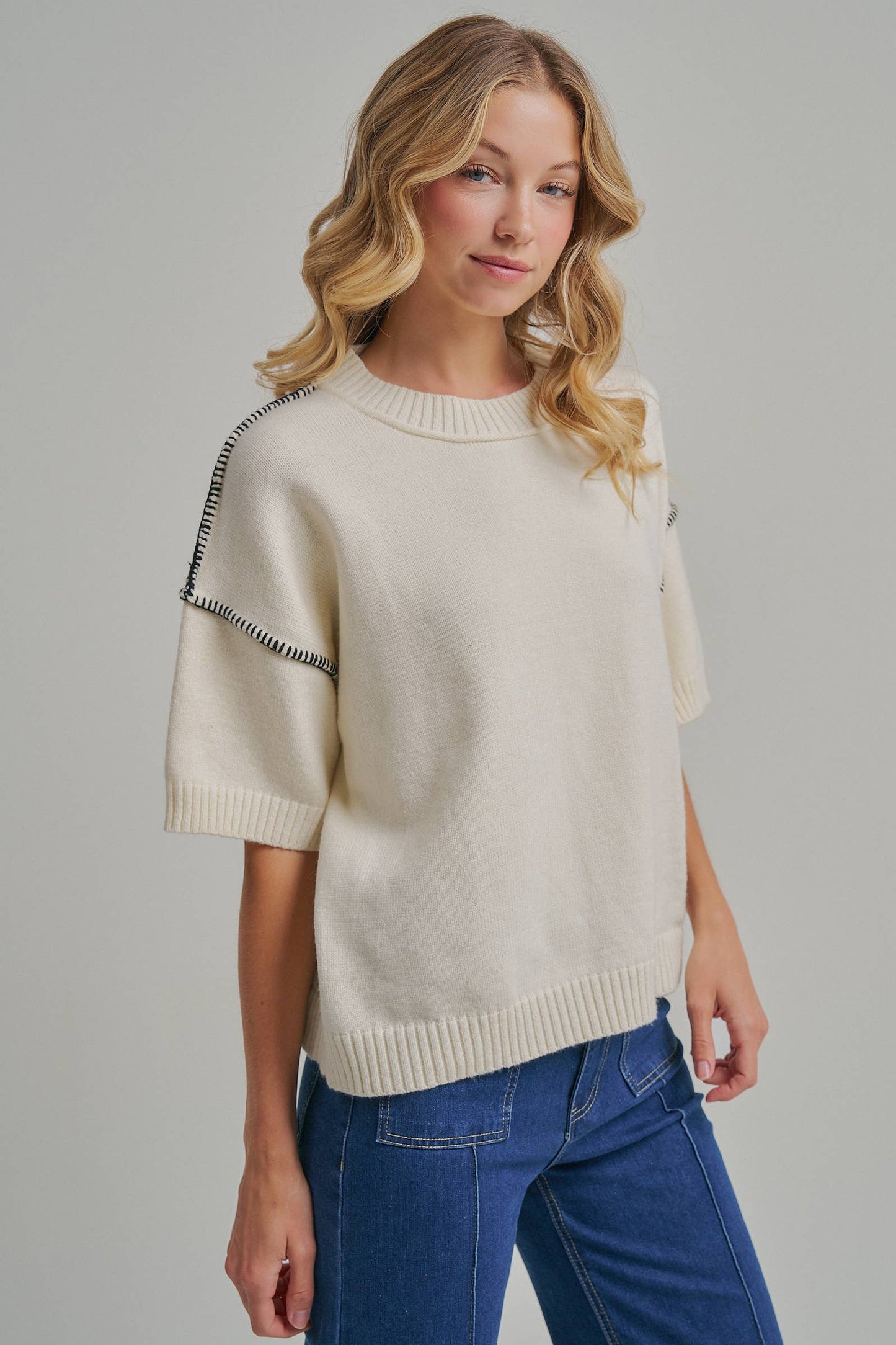 RELAXED FIT SWEATER TOP WITH STITCH DETAIL