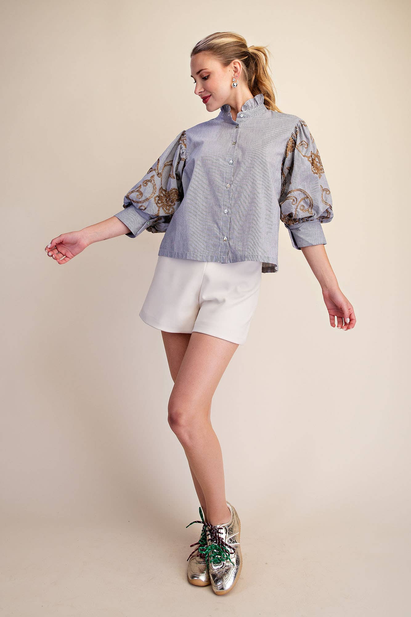 Ruffle Neck Embroidery Puff Sleeve Blouse