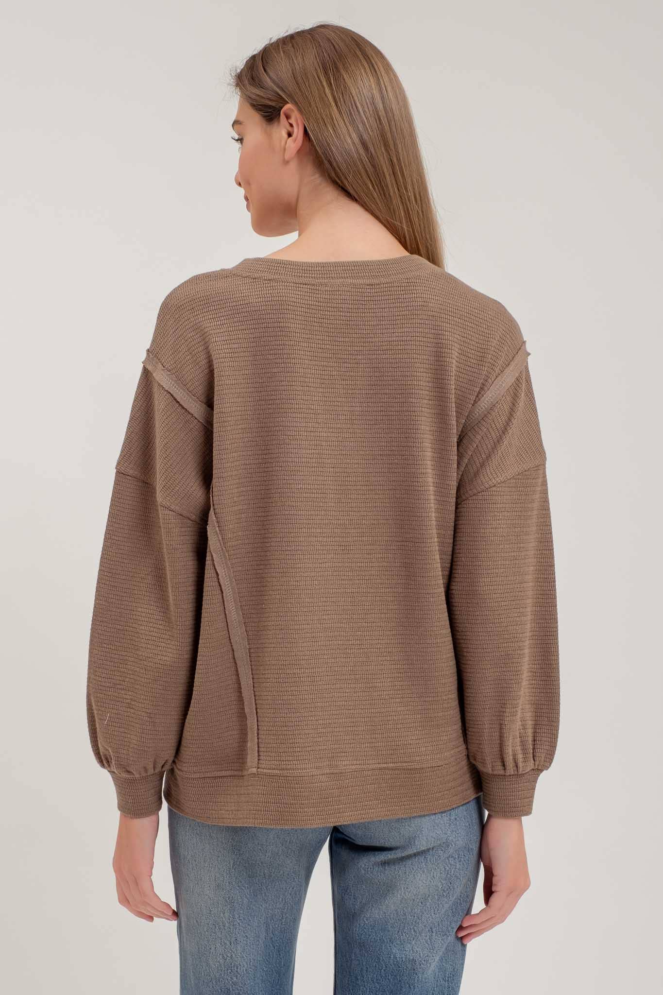 SPLIT NECK EXPOSED SEAM LONG SLEEVE KNIT TOP