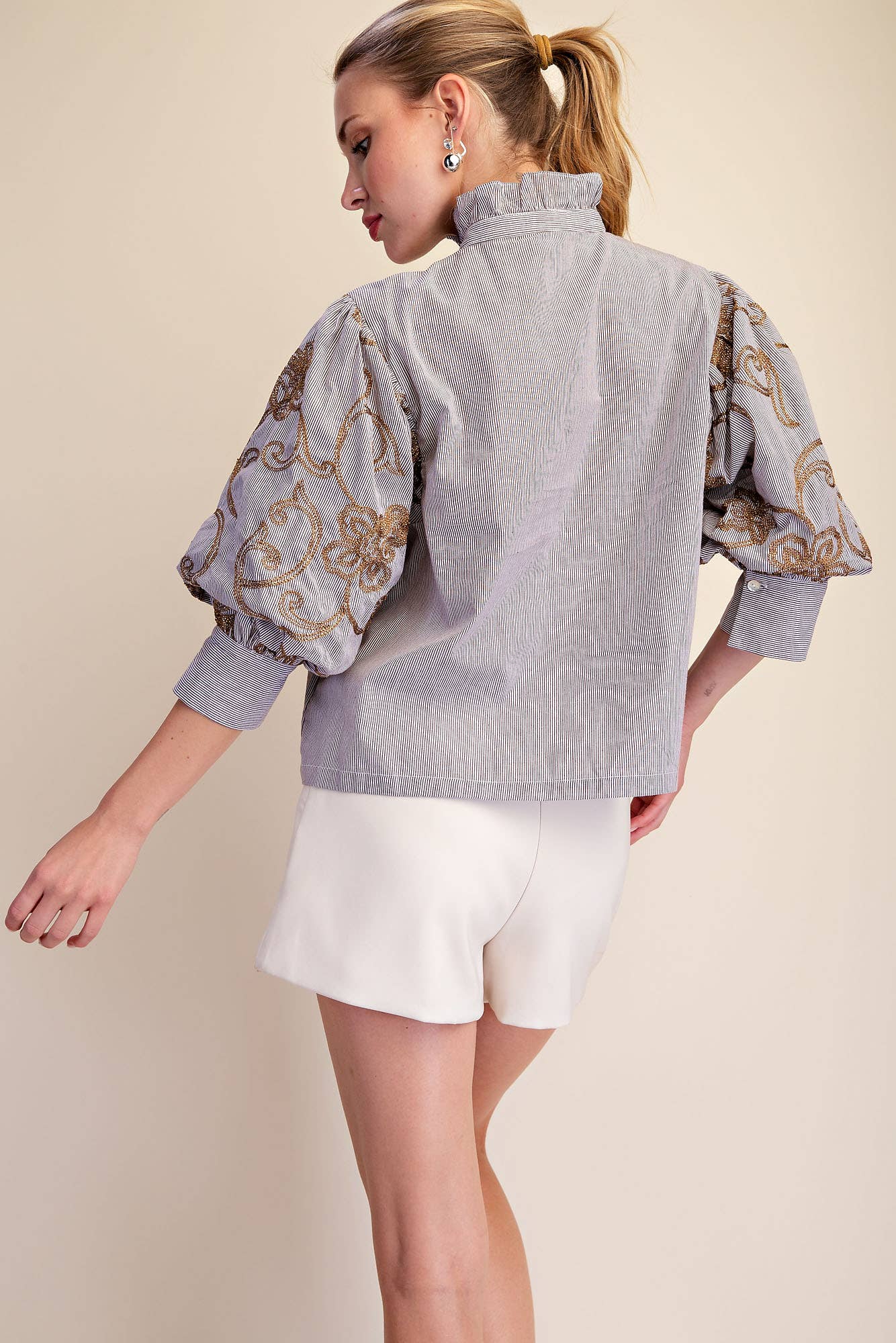 Ruffle Neck Embroidery Puff Sleeve Blouse