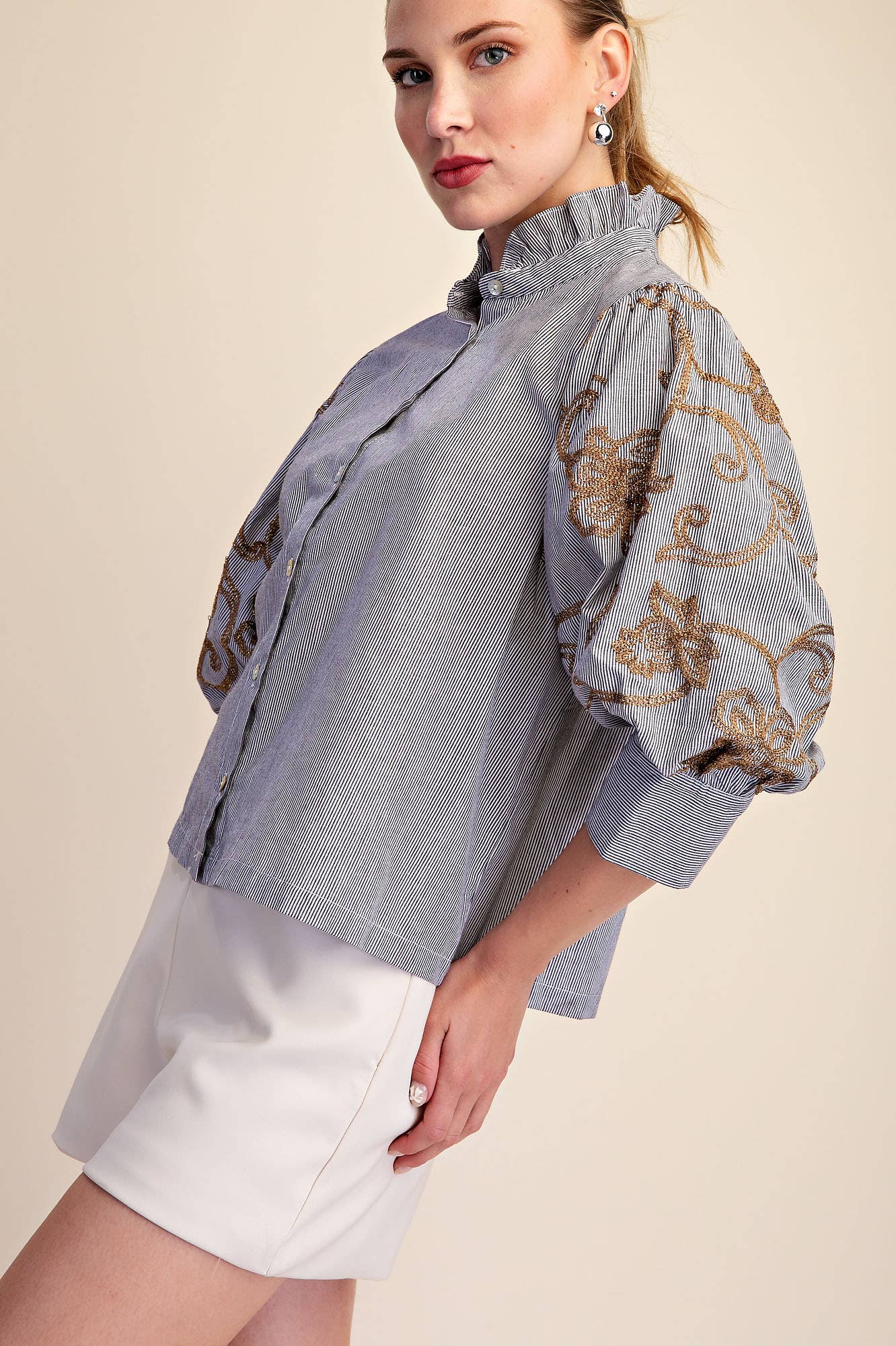 Ruffle Neck Embroidery Puff Sleeve Blouse