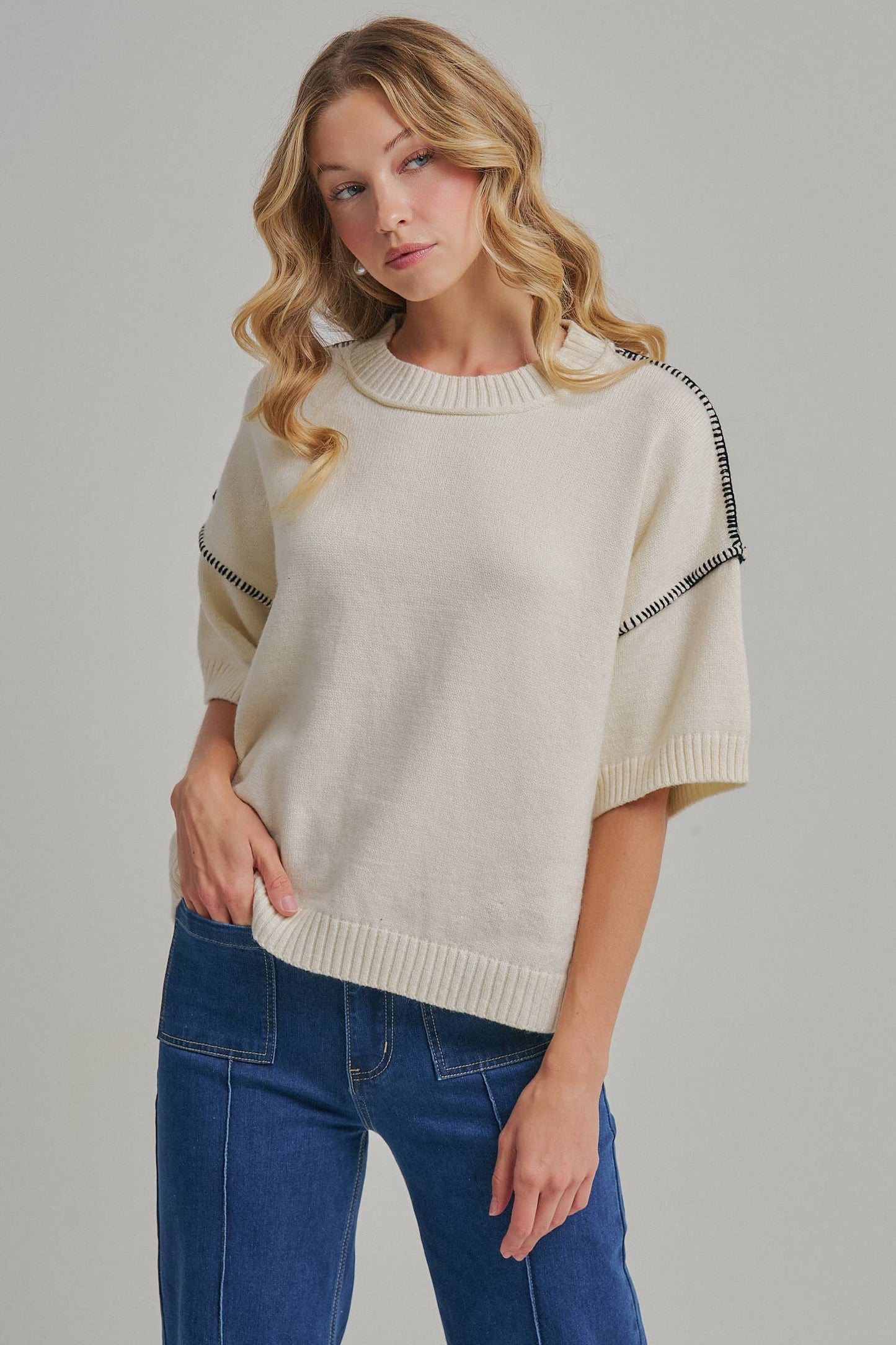 RELAXED FIT SWEATER TOP WITH STITCH DETAIL