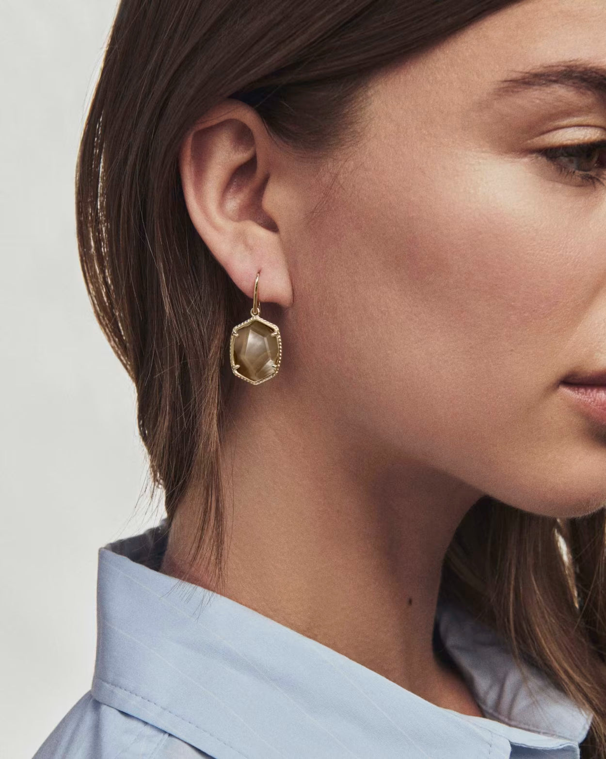Kendra Scott Daphne Gold Taupe Mother-of-Pearl Frame Drop Earrings