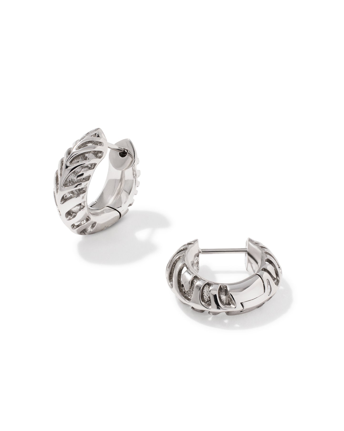 Kendra Scott TIGER STRIPED MIKKI HUGGIE EARRINGS Silver