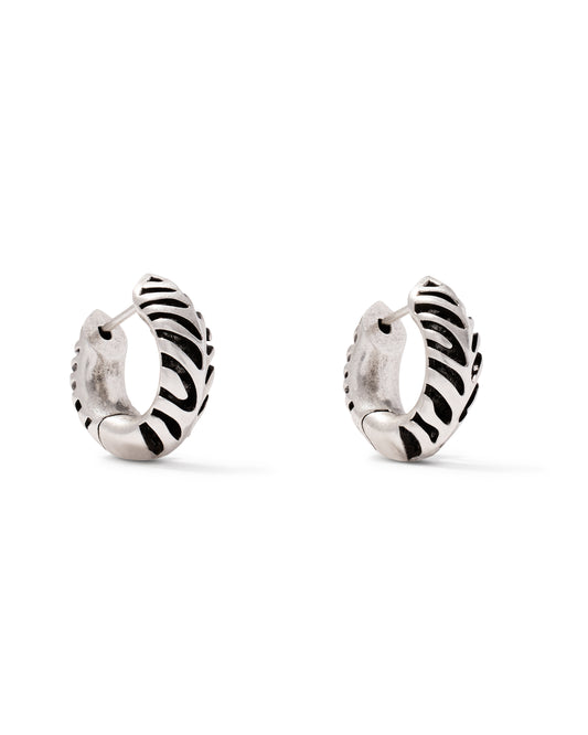 Kendra Scott TIGER STRIPED MIKKI HUGGIE EARRINGS VINTAGE SILVER