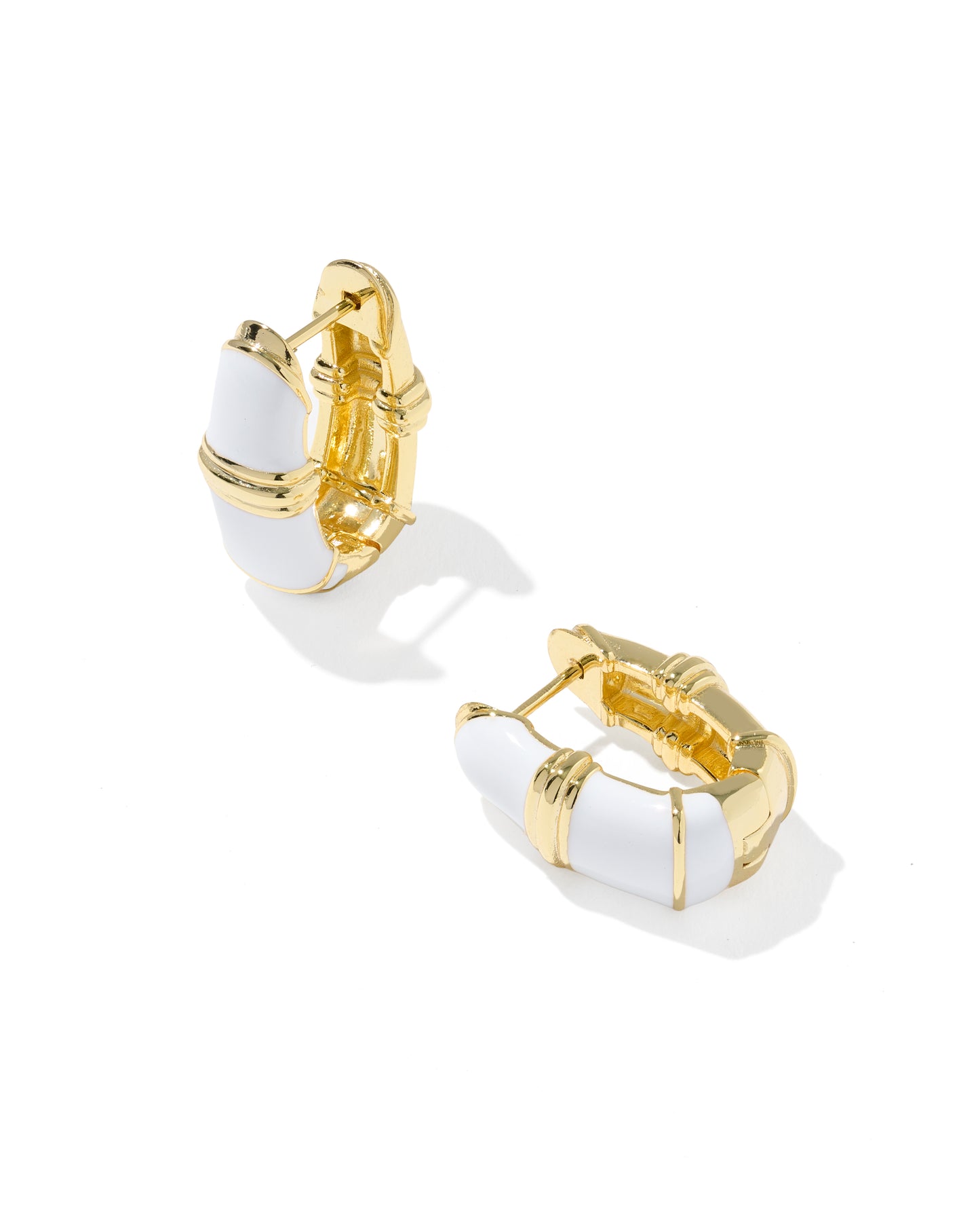 Kendra Scott COURTNEY ENAMELGOLD HUGGIE EARRINGS